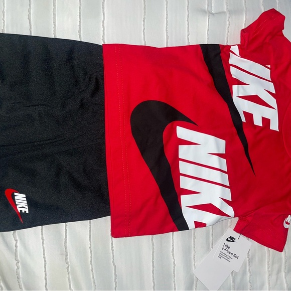 New Nike 2 Piece Set Shirt & Shorts ~ Red, Black , White ~ Size 2T - Picture 2 of 5